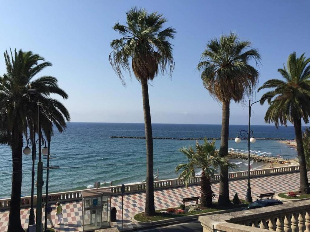 Petit Avec Classe Sanremo Exterior photo