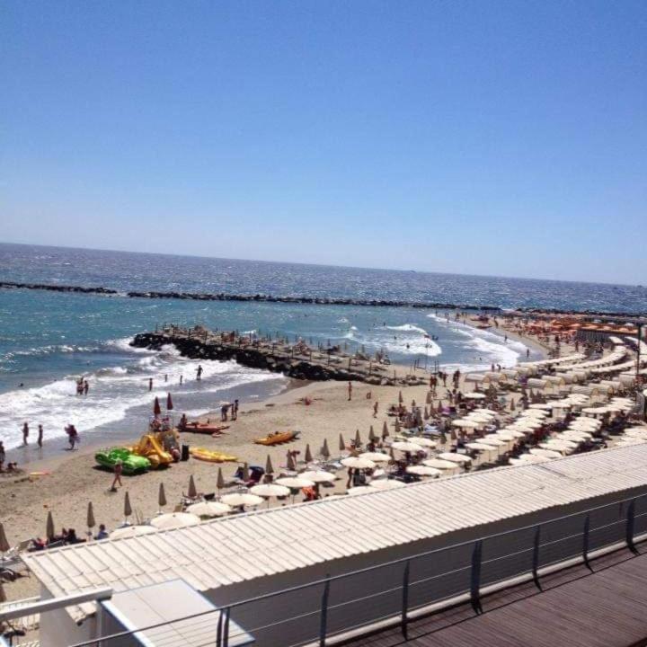 Petit Avec Classe Sanremo Exterior photo